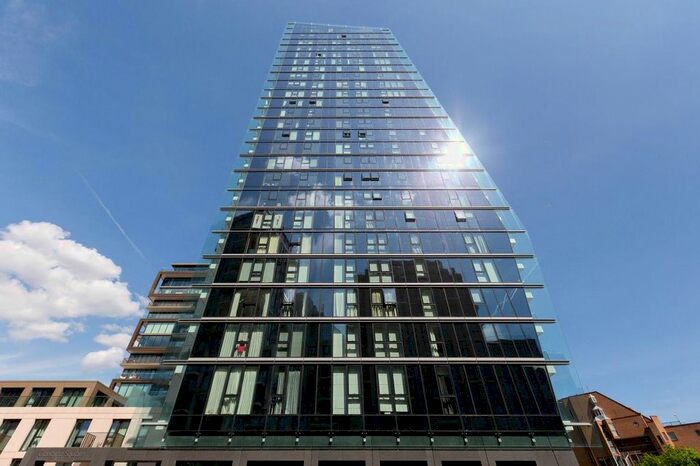 3 Bedroom Flat To Rent In Gauging Square, London, E1W