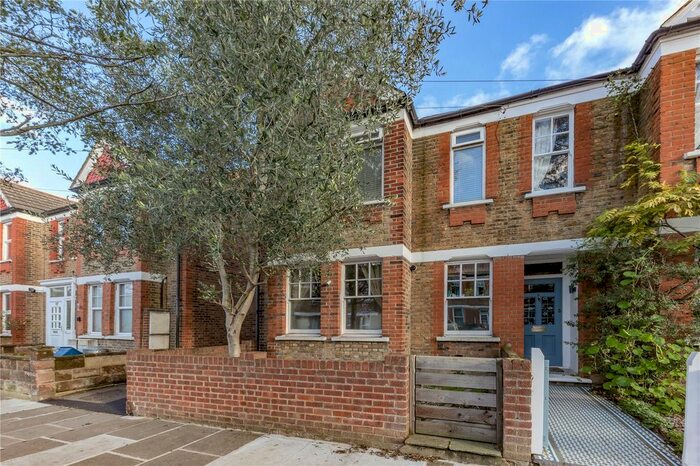 2 Bedroom Flat To Rent In Dancer Road, Richmond, TW9