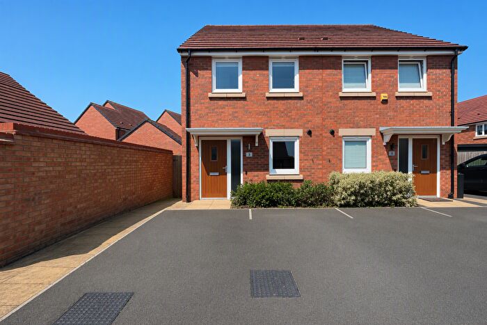 2 Bedroom Semi-Detached House To Rent In Woodpecker Close, West Bridgford, NG2