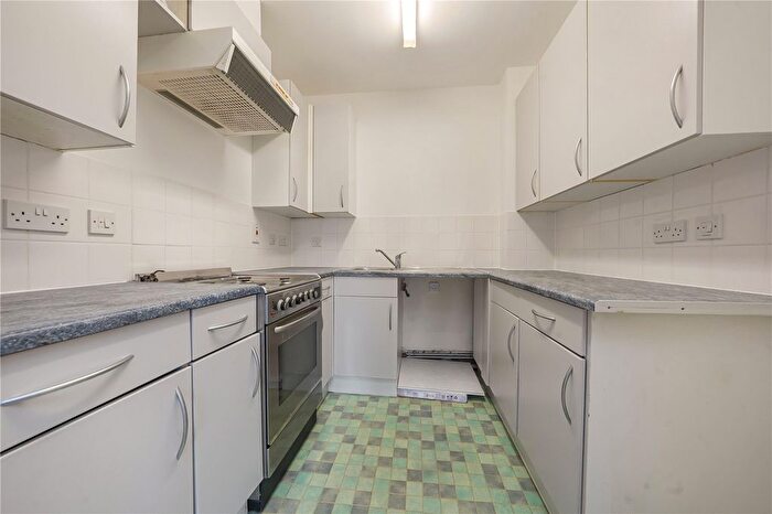 1 Bedroom Flat For Sale In Heath Road, Twickenham, TW1