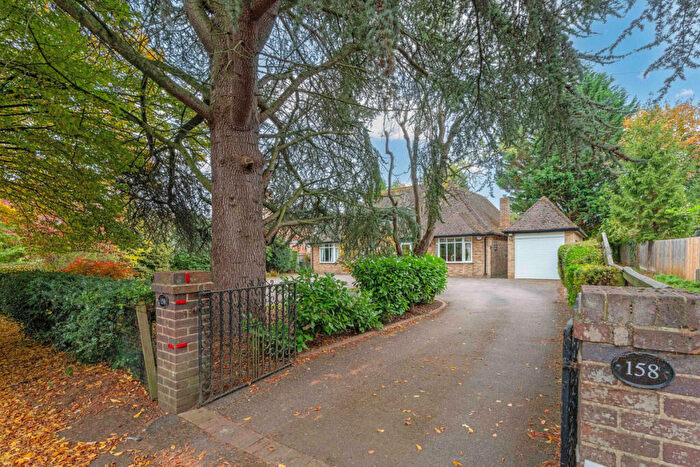 5 Bedroom Detached House For Sale In Oxford Road Banbury, Oxfordshire, OX16