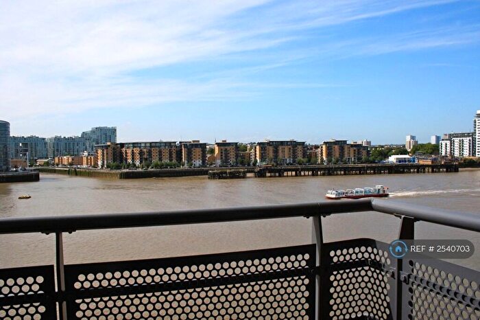 2 Bedroom Flat To Rent In Langbourne Place, London, E14