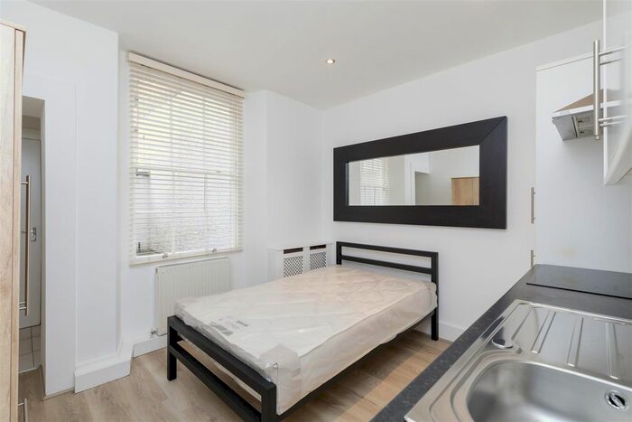 Studio To Rent In Belgrave Road, Pimlico, SW1V