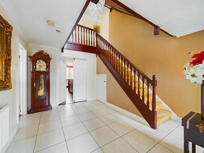 7 Bedroom Detached House For Sale In Jessops Lane, Gedling, Nottingham, NG4