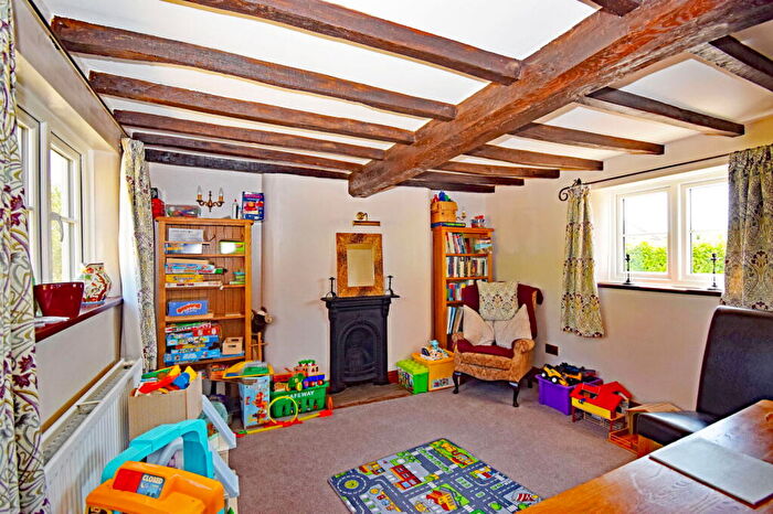 4 Bedroom Detached House For Sale In Bournheath Road, Fairfield, Worcestershire, B61