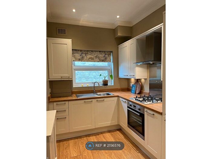 1 Bedroom Flat To Rent In Wellmeadow Road, London, SE13