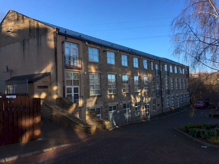 1 Bedroom Apartment To Rent In Brackendale Lodge, Bradford, BD10