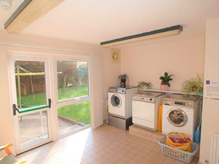 1 Bedroom Flat For Sale In Brookside Avenue, Polegate, BN26