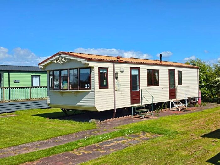 2 Bedroom Mobile/park Home For Sale In Skinburness Road, Silloth, Wigton, CA7