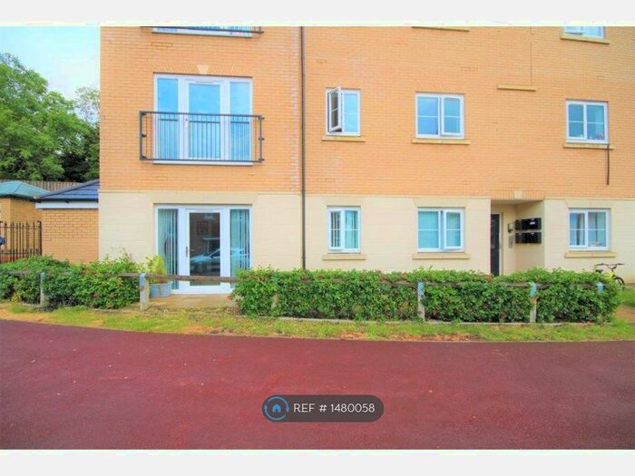 2 Bedroom Flat To Rent In Rowditch Furlong, Milton Keynes, MK14