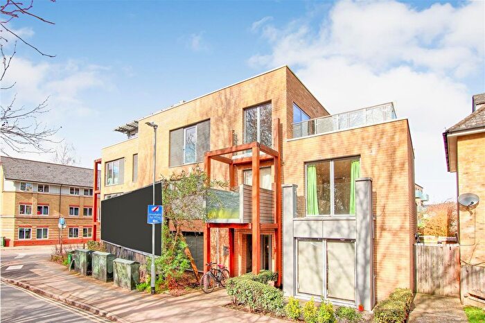 2 Bedroom Flat To Rent In New Street, Cambridge, CB1