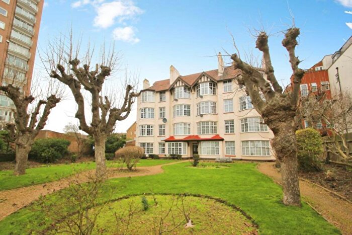 3 Bedroom Flat For Sale In Alexandra Road, Southend On Sea, SS1