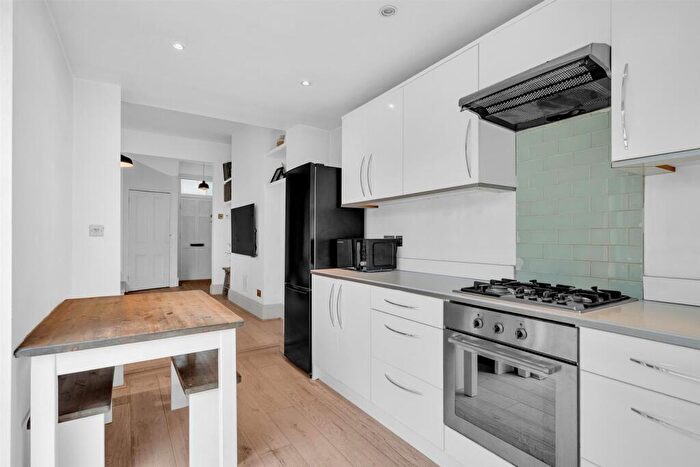 2 Bedroom Flat For Sale In College Road, Bromley, BR1