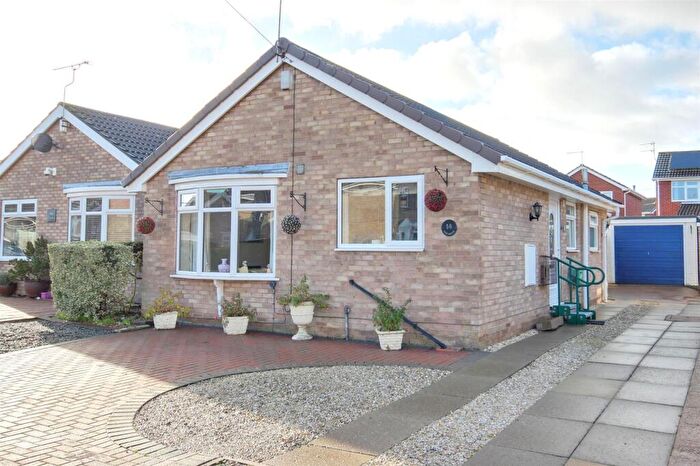 2 Bedroom Detached Bungalow For Sale In Oak Drive, Hull, HU5