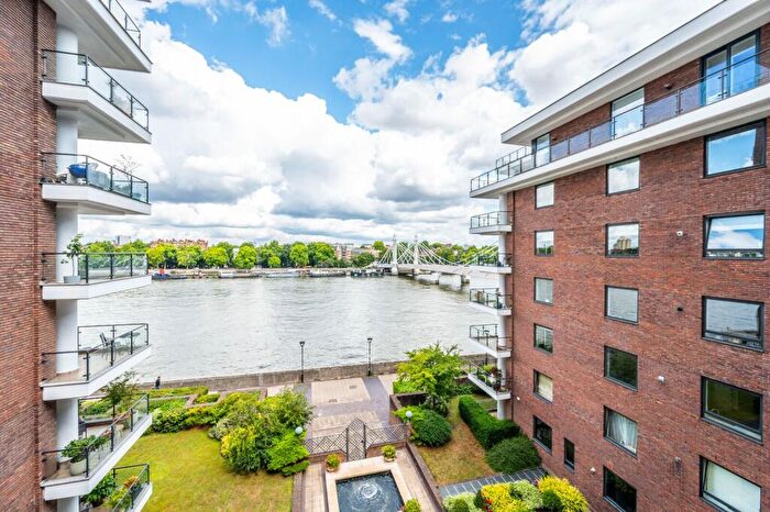 3 Bedroom Flat For Sale In Waterside Point, Battersea, London, SW11