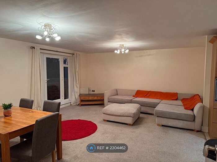 2 Bedroom Flat To Rent In Sandmoor Avenue, Leeds, LS17