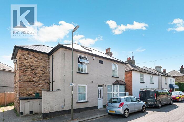 1 Bedroom Flat To Rent In Church Road, Church Road, KT17