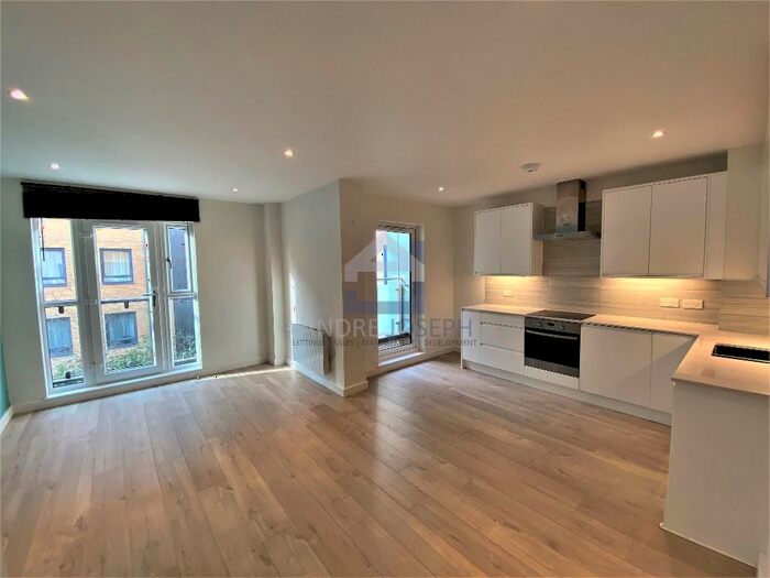 1 Bedroom Flat To Rent In Sidmouth Avenue, Isleworth, Middlesex, TW7