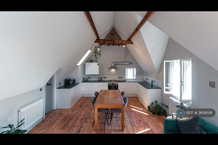 2 Bedroom Penthouse To Rent In St Ann's Tower, Leeds, LS6