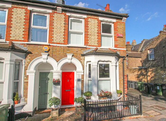 2 Bedroom End Of Terrace House To Rent In Aitken Road, Catford, London, SE6