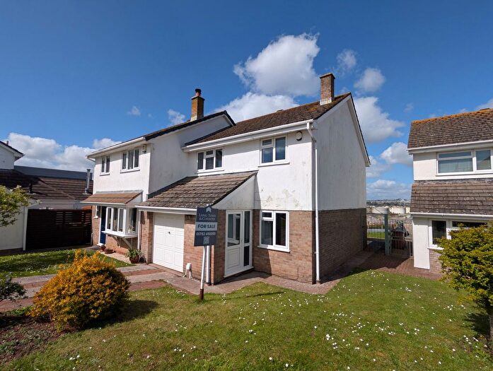 3 Bedroom Semi-Detached House For Sale In Tapson Drive, Turnchapel, Plymouth., PL9