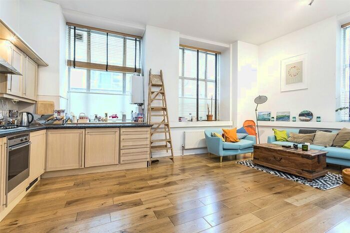 2 Bedroom Flat For Sale In Saffron Hill, Clerkenwell, London, EC1N