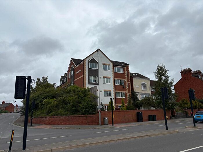 2 Bedroom Flat To Rent In Weedon Road, Northampton, NN5