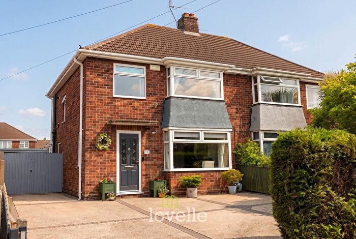 3 Bedroom Semi Detached House For Sale In Summerfield Avenue, Waltham, DN37