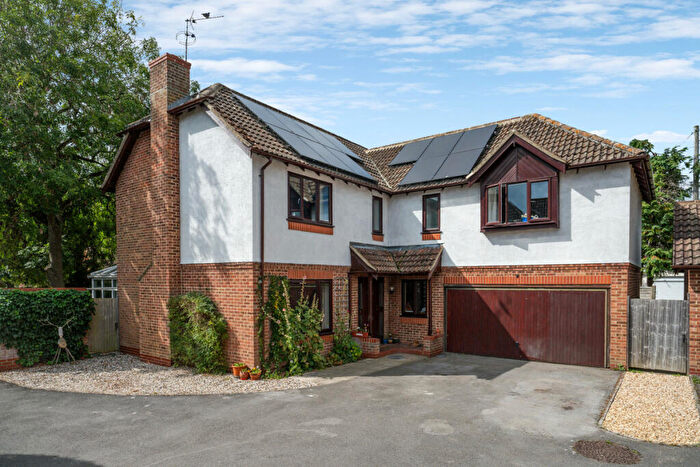 5 Bedroom Detached House For Sale In Limetrees, Chilton, OX11