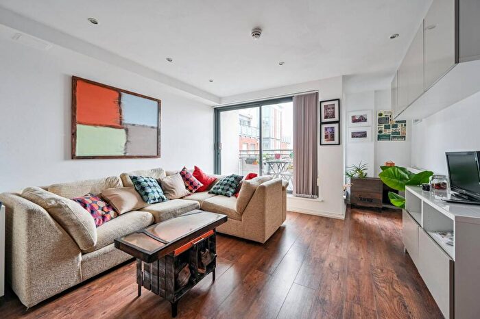 2 Bedroom Flat To Rent In Butterfield House, Woolwich, London, SE18