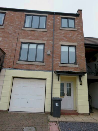 3 Bedroom Link Detached House To Rent In South Shields, NE33