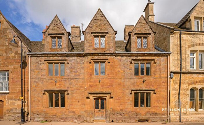 3 Bedroom Terraced House For Sale In High Street West, Uppingham, LE15