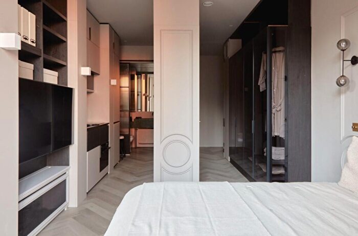 Studio To Rent In Willesden Lane, London, NW2