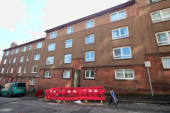 2 Bedroom Flat To Rent In Bearhope Street, Greenock, PA15