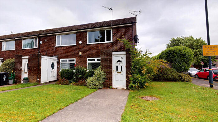 2 Bedroom End Of Terrace House To Rent In Barton Road, Manchester, M41