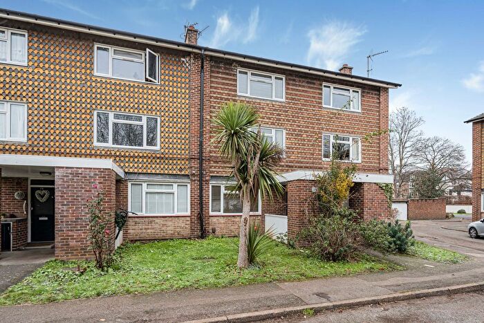 2 Bedroom Flat For Sale In Windrush Close, Bolton Road, London, W4