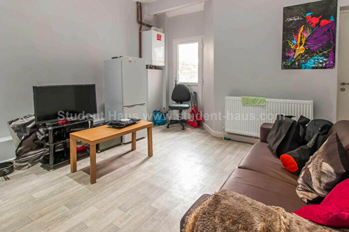 4 Bedroom House To Rent In Milnthorpe Street, Salford, M6