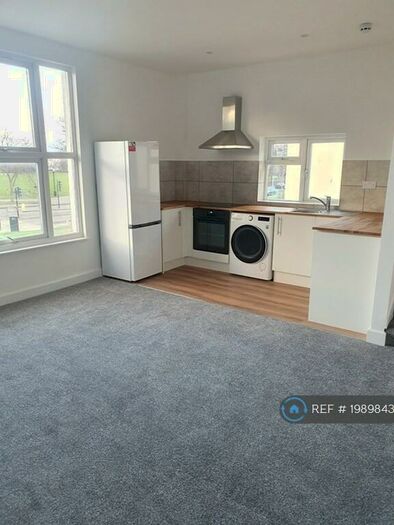 2 Bedroom Flat To Rent In Midland Road, Gloucester, GL1