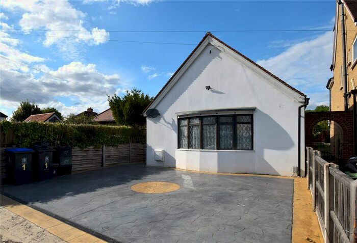 3 Bedroom Bungalow To Rent In Wendover Road, Burnham, Bucks, SL1