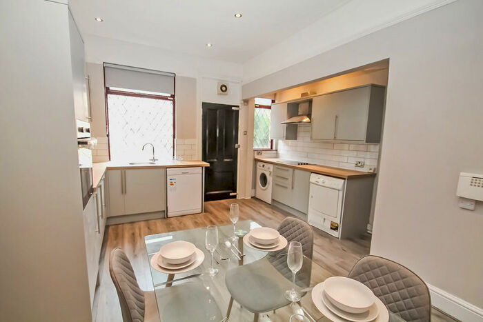 4 Bedroom Terraced House To Rent In Stanmore Street, LS4