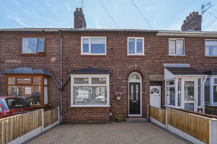 3 Bedroom House For Sale In Lowerfield Road, Macclesfield, SK10