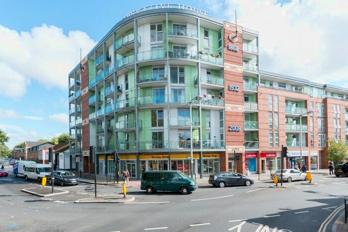 2 Bedroom Flat To Rent In Rye Lane, London, SE15