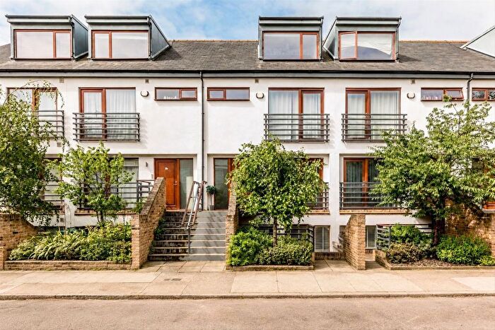 4 Bedroom Property For Sale In Third Cross Road, Twickenham, TW2