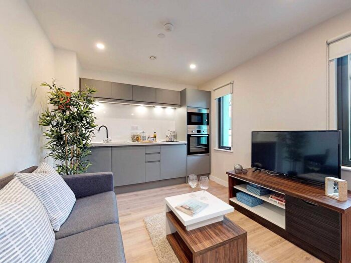 Apartment To Rent In Apt, Apollo Residence #, S1