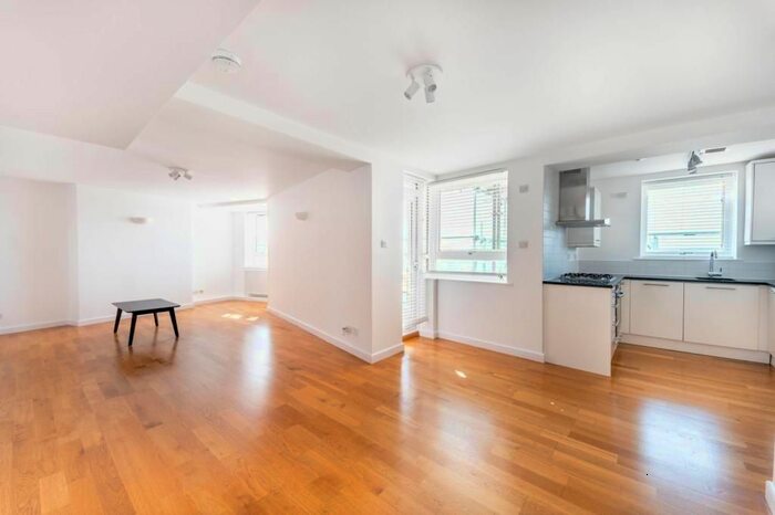 2 Bedroom Flat To Rent In Kew Bridge Court, London, W4