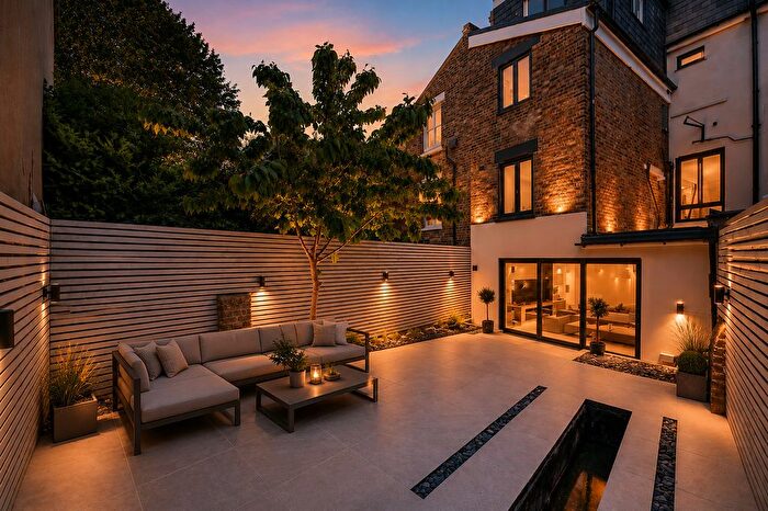 5 Bedroom Terraced House For Sale In Grayling Road, Stoke Newington, N16