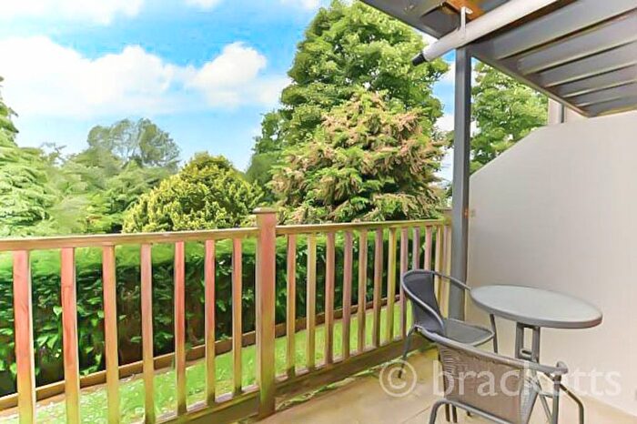 2 Bedroom Flat To Rent In Medway Drive, Tunbridge Wells, TN1