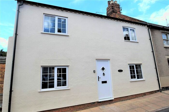 3 Bedroom End Of Terrace House To Rent In High Street, Kingsthorpe Village, Northampton, NN2