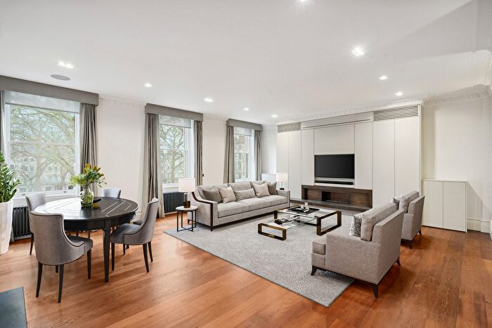 3 Bedroom Flat For Sale In Ennismore Gardens, London, SW7