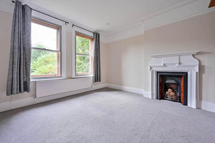 2 Bedroom Flat To Rent In Epsom Road, Guildford, GU1
